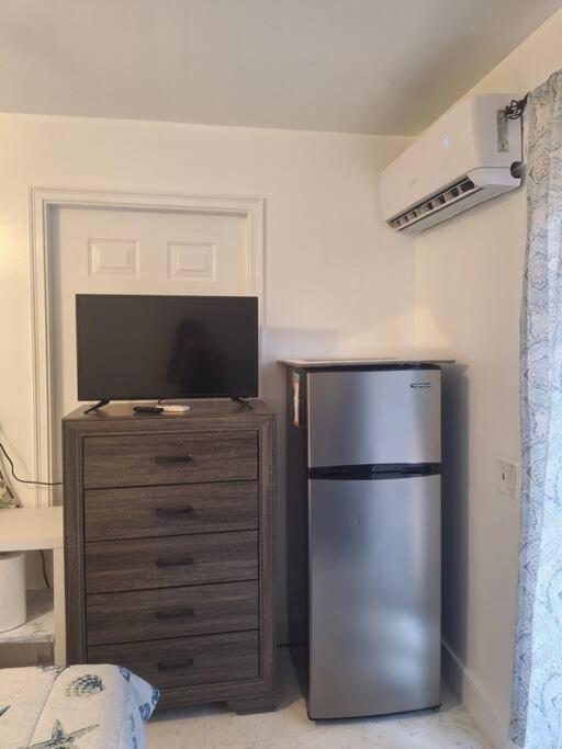 Brand New Studio Apartment Веро Бийч Екстериор снимка