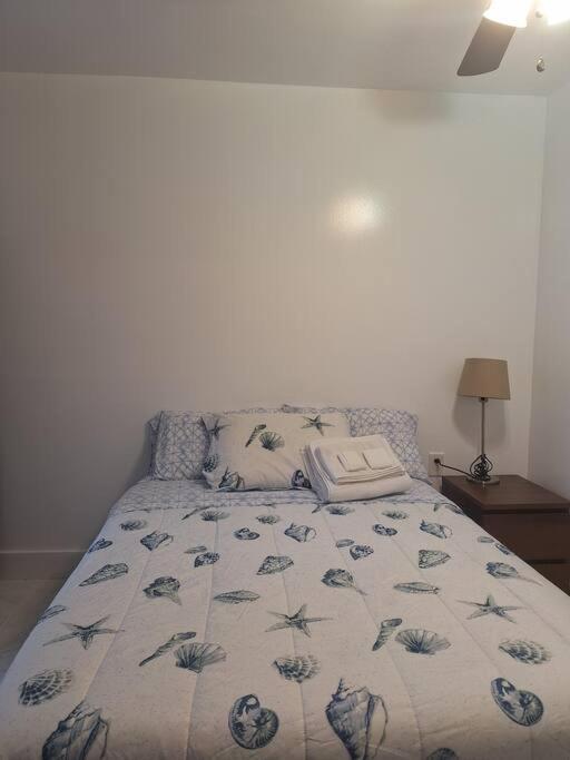 Brand New Studio Apartment Веро Бийч Екстериор снимка