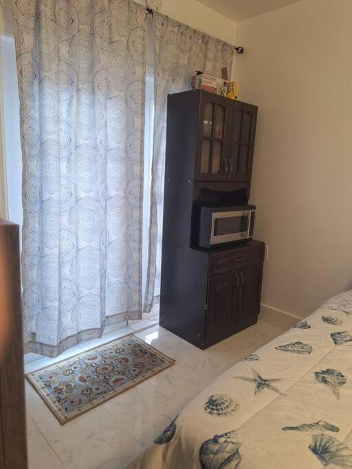 Brand New Studio Apartment Веро Бийч Екстериор снимка
